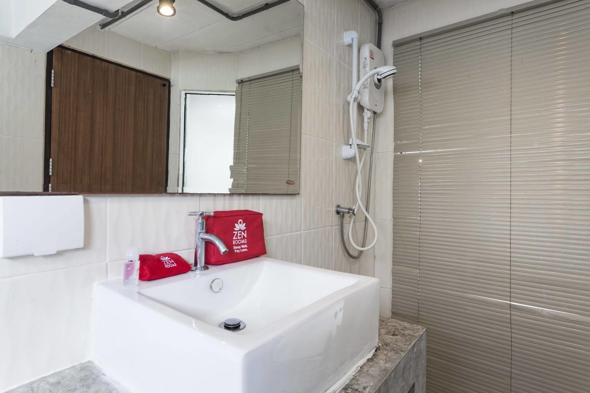 Zen Rooms Basic Nanai Phuket Patong Eksteriør bilde