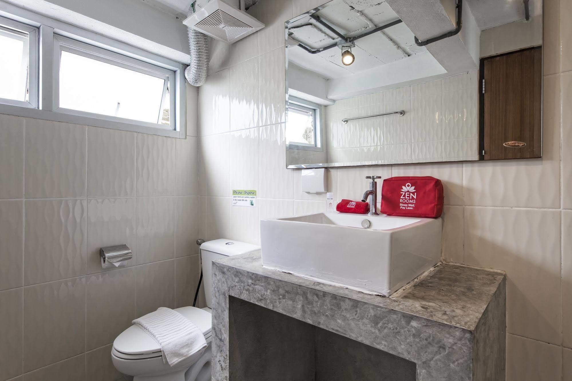 Zen Rooms Basic Nanai Phuket Patong Eksteriør bilde